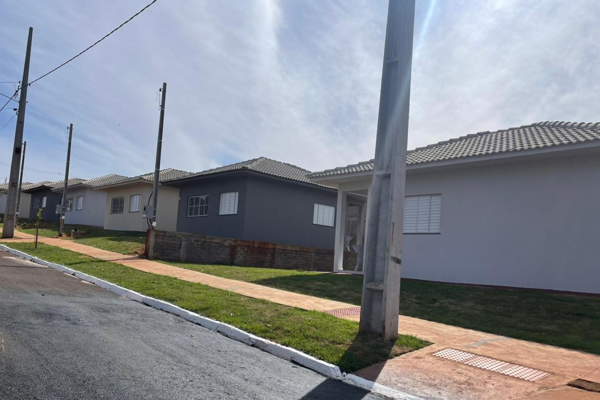 Cohapar entrega novo residencial para 45 famílias em Quinta do Sol