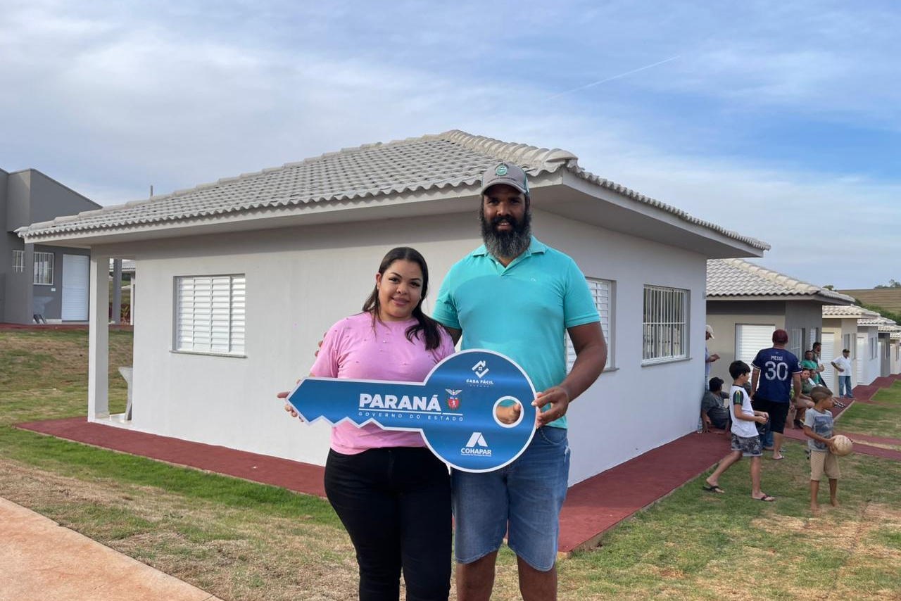 Cohapar entrega novo residencial para 45 famílias em Quinta do Sol
