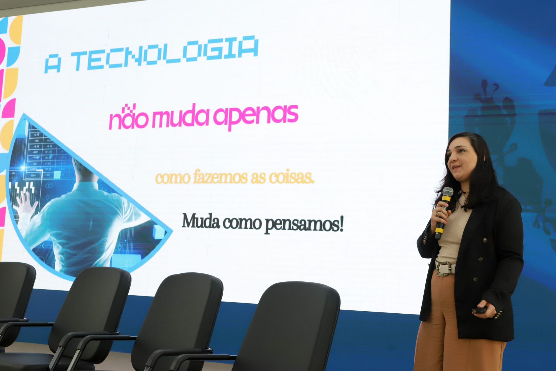 Com apoio do Estado, seminário debate Inteligência Artificial na educação