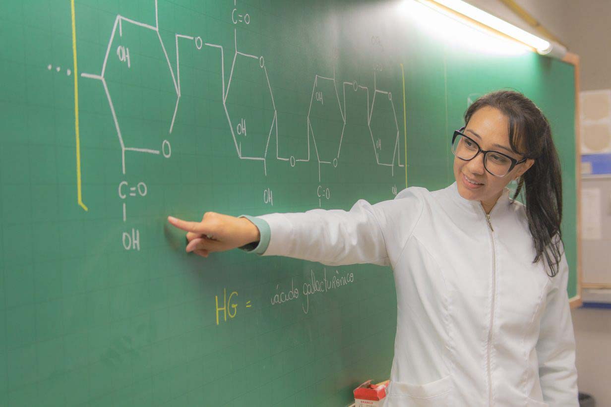 Universidades estaduais do Paraná têm salto de 26% no número de doutores