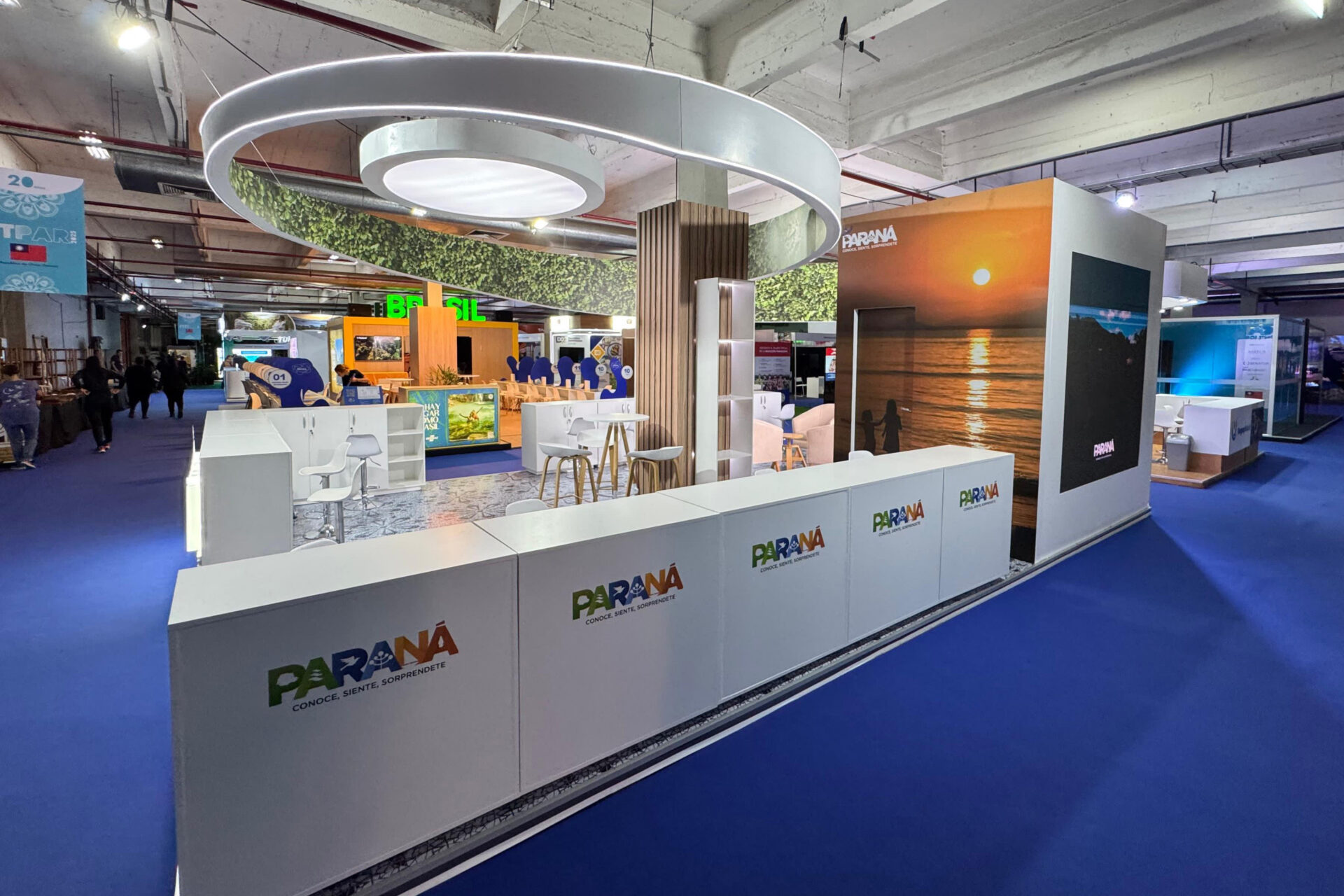 Com 27 coexpositores, Paraná promove atrativos e serviços em feira de turismo no Paraguai