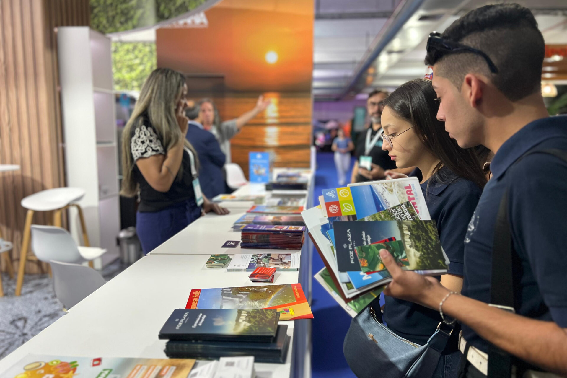 Com 27 coexpositores, Paraná promove atrativos e serviços em feira de turismo no Paraguai
