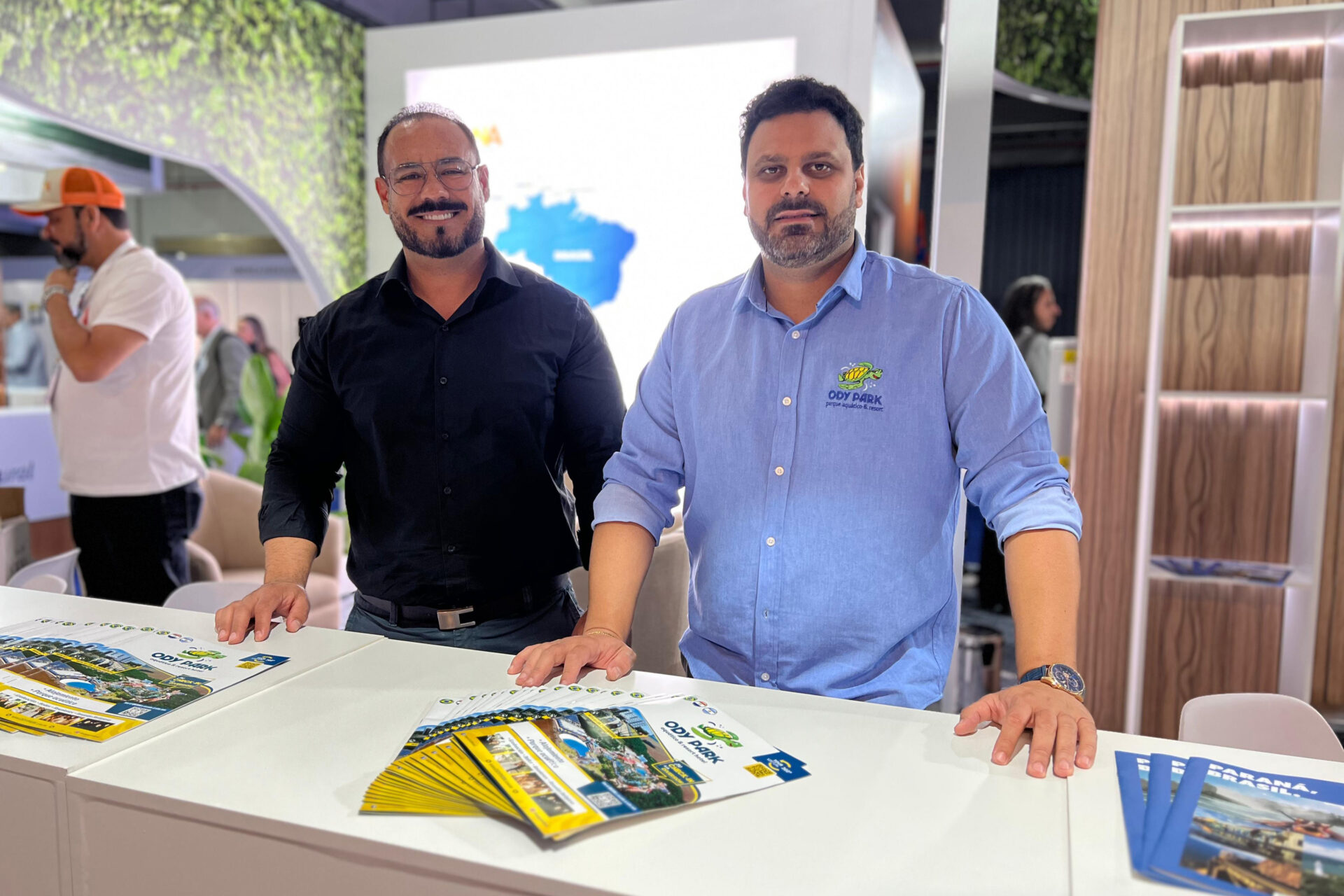 Com 27 coexpositores, Paraná promove atrativos e serviços em feira de turismo no Paraguai