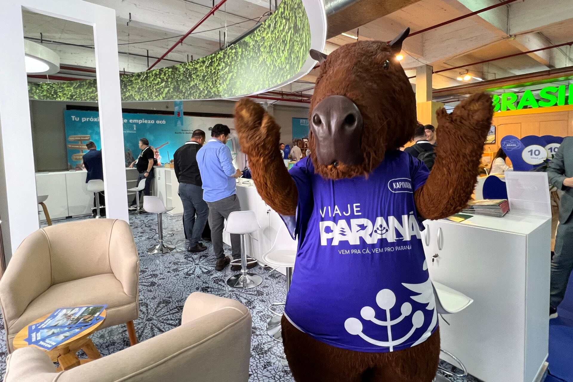 Com 27 coexpositores, Paraná promove atrativos e serviços em feira de turismo no Paraguai
