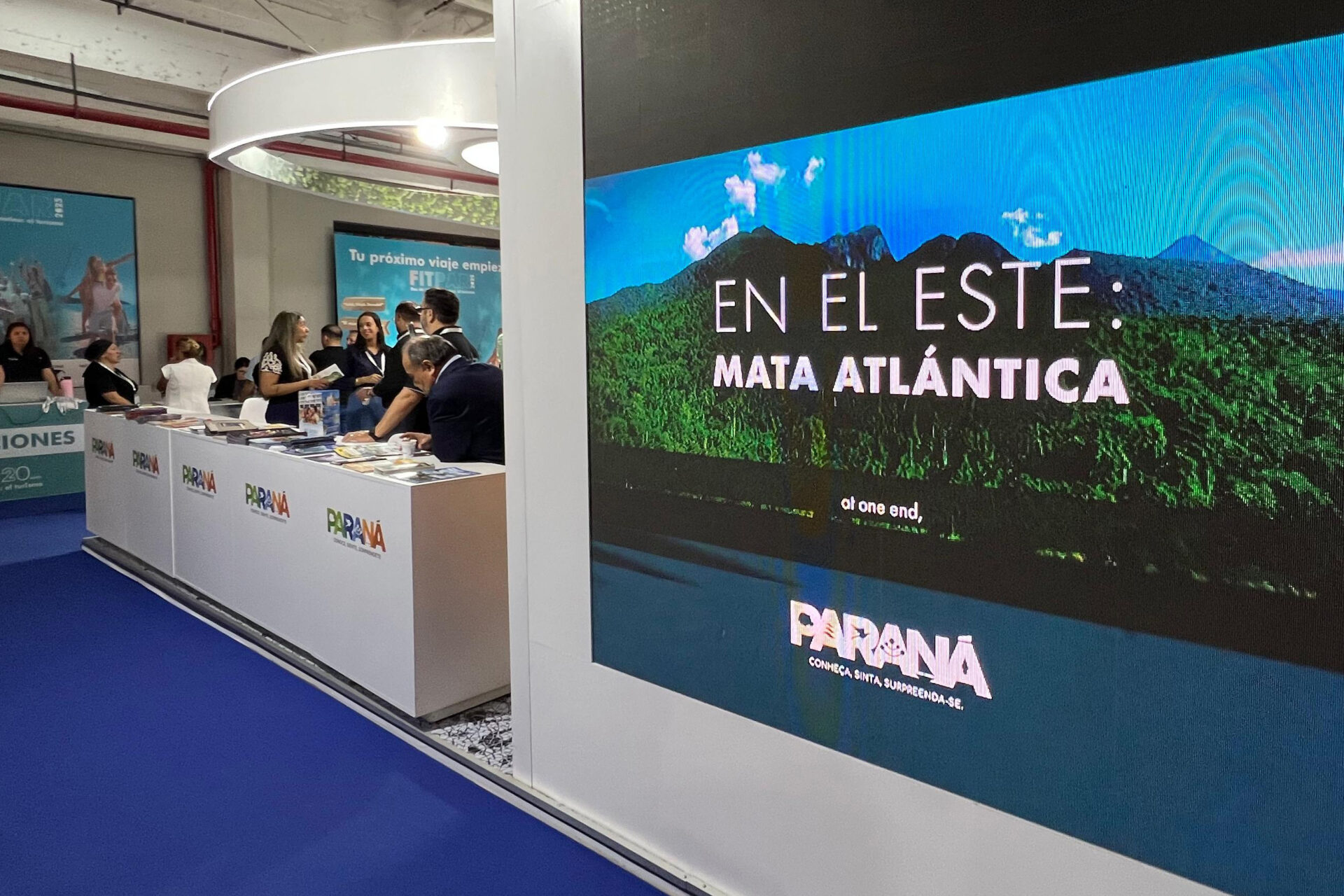 Com 27 coexpositores, Paraná promove atrativos e serviços em feira de turismo no Paraguai