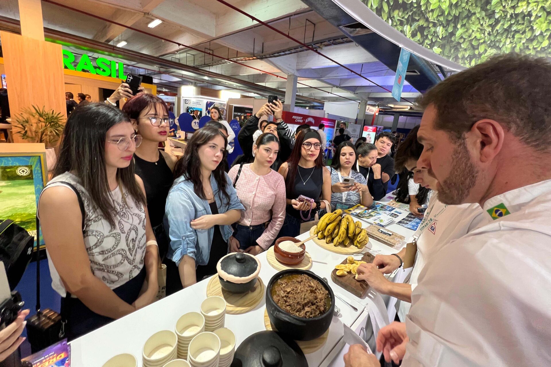 Paraná conquista prêmio de melhor estande em feira internacional de turismo