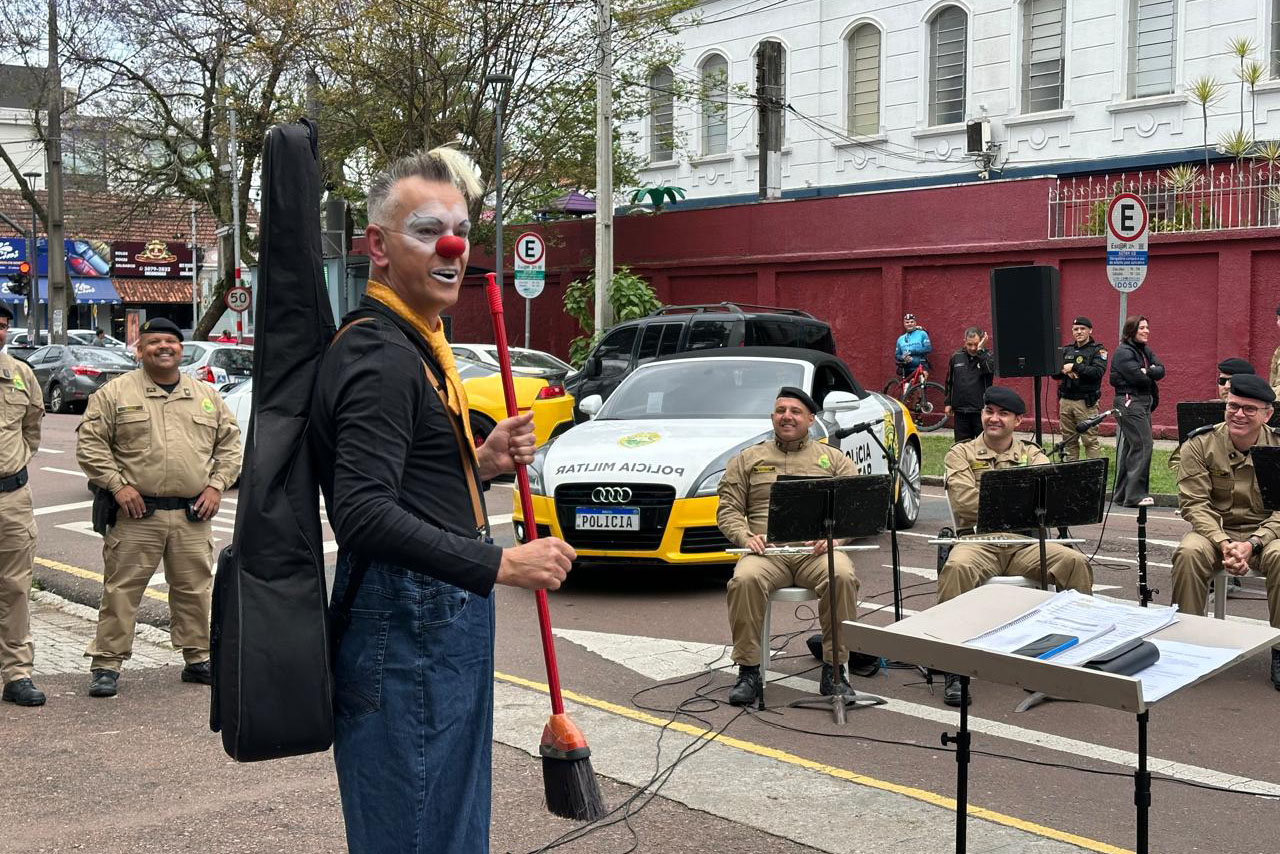 Música e esperança: Banda da PMPR faz show para crianças do Hospital Pequeno Príncipe