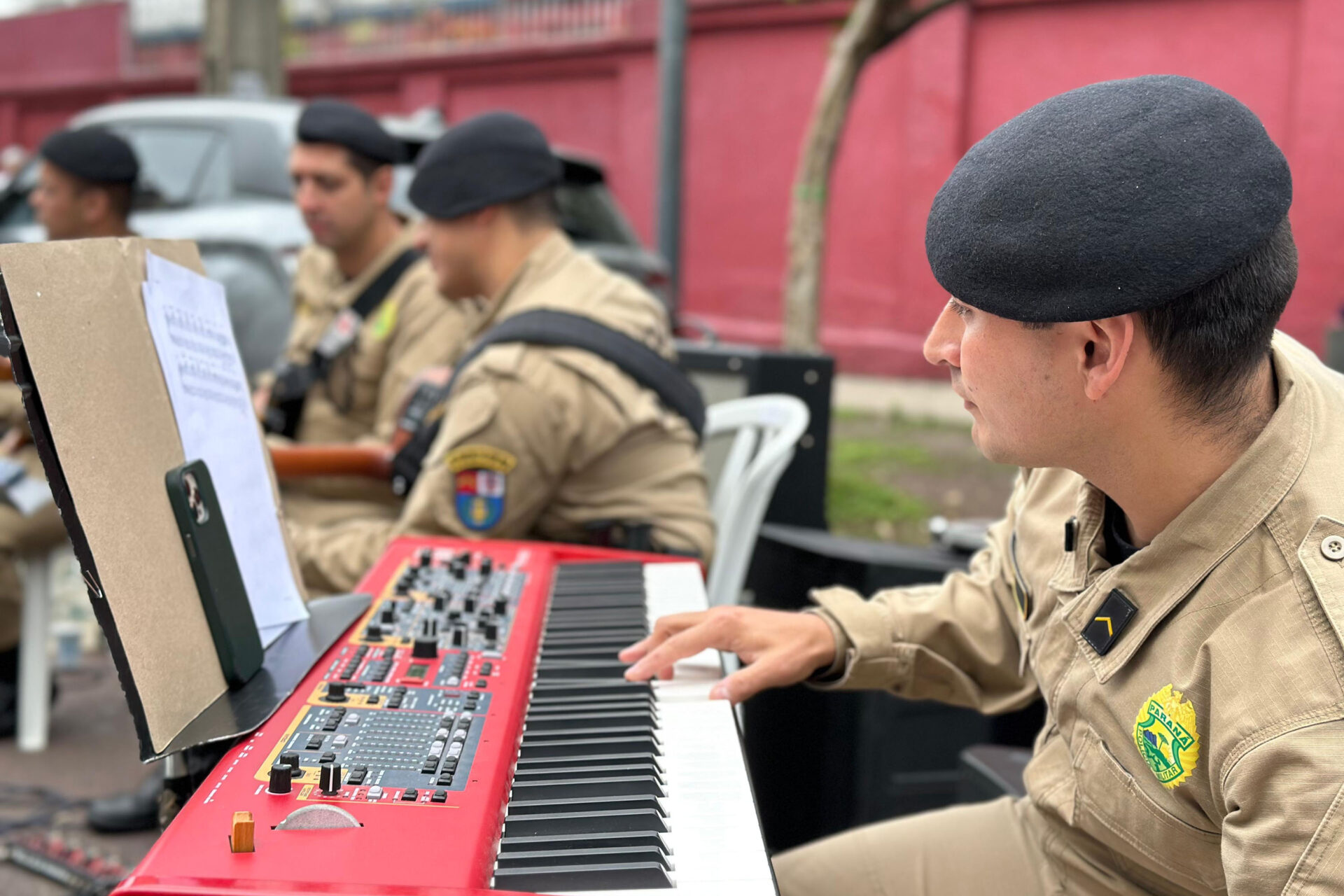 Música e esperança: Banda da PMPR faz show para crianças do Hospital Pequeno Príncipe