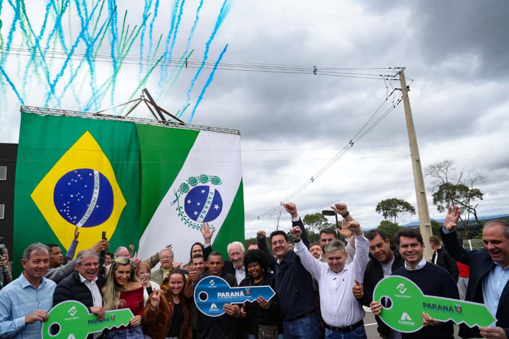 Governador inaugura condomínio clube com 846 apartamentos em Almirante Tamandaré