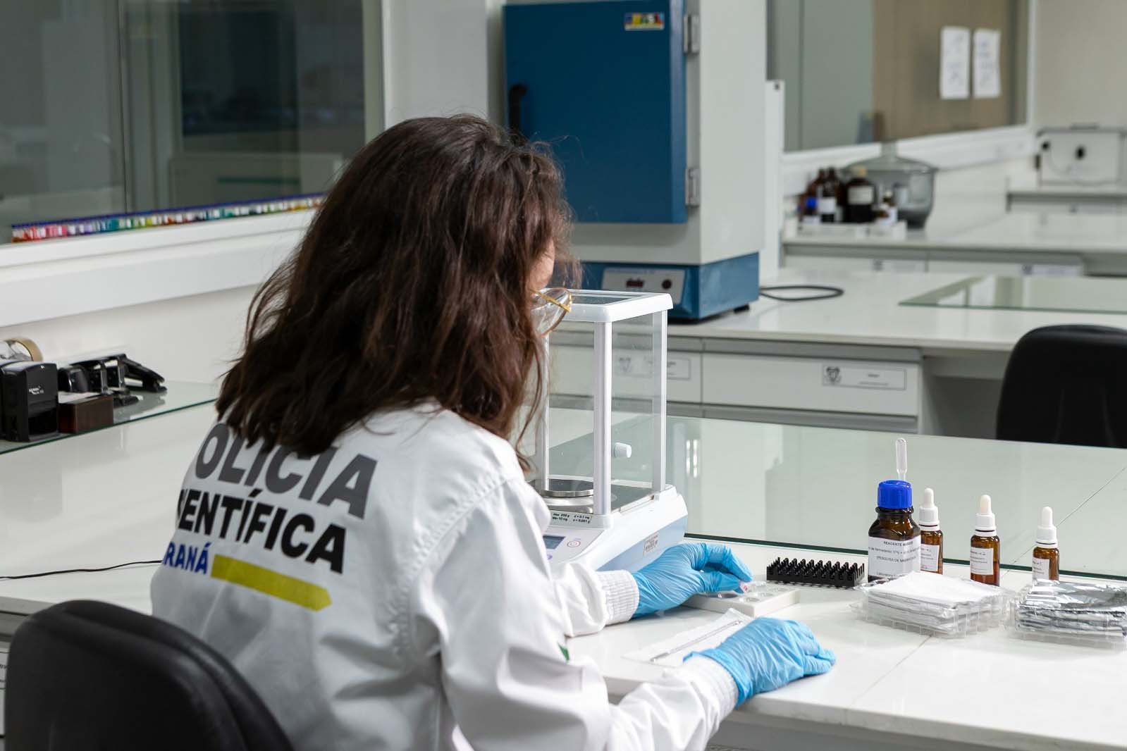 Trabalho de perícia ganha amplitude no Paraná e índice de solução de homicídios chega a 97%