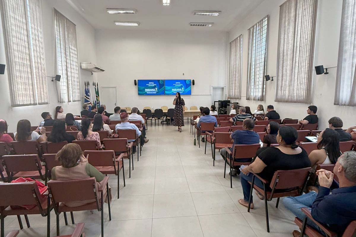 Estado capacita gerentes das Agências do Trabalhador da Regional de Jacarezinho