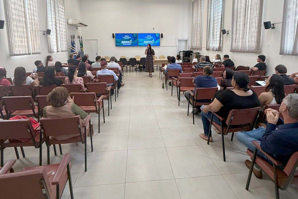 Estado capacita gerentes das Agências do Trabalhador da Regional de Jacarezinho