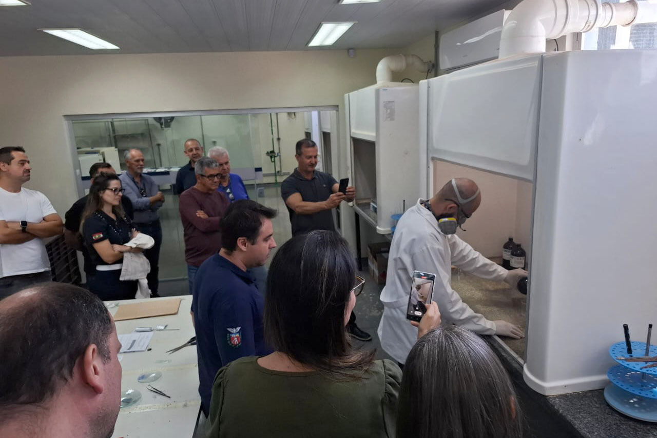 Referência nacional, Laboratório Têxtil de Londrina recebe capacitação do Inmetro